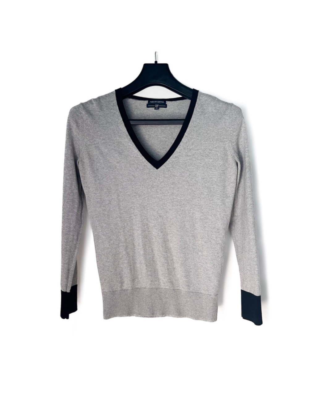 GAP Women’s Cashmere Blend V-neck Sweater Y2K Size XS Dark Academia Capsule